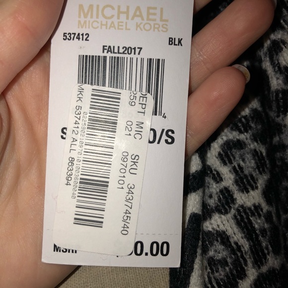 Black & white cheetah print MK scarf - Picture 4 of 4